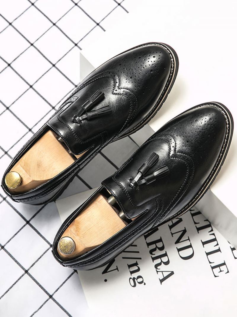 Loafer Sko For Menn Slip-on Pom Poms Rund Tå Pu-skinn - Sort