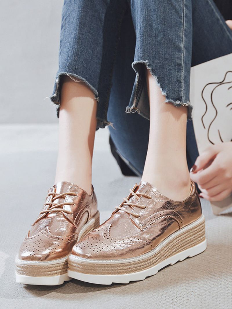 Metalldetaljer For Kvinner Rund Tå Chunky Heel Oxfords Pu-skinn