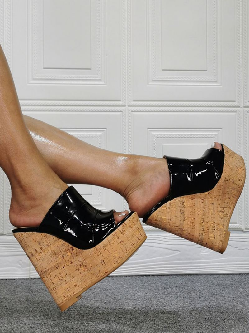 Cork Wedge Mule Sandaler For Kvinner I Lakkskinn - Sort